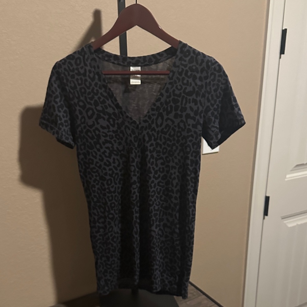 Victoria’s Secret pink brand cheetah t shirt size small